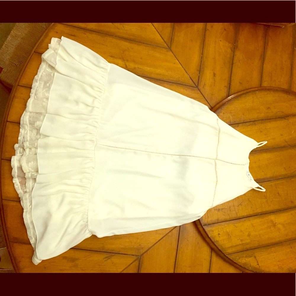 White flowy short dress